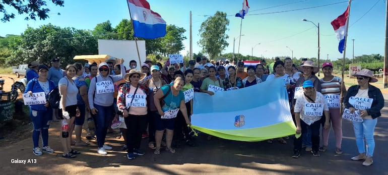 Pobladores de General Artigas vuelven a protestar para exigir el asfaltado de la Calle H