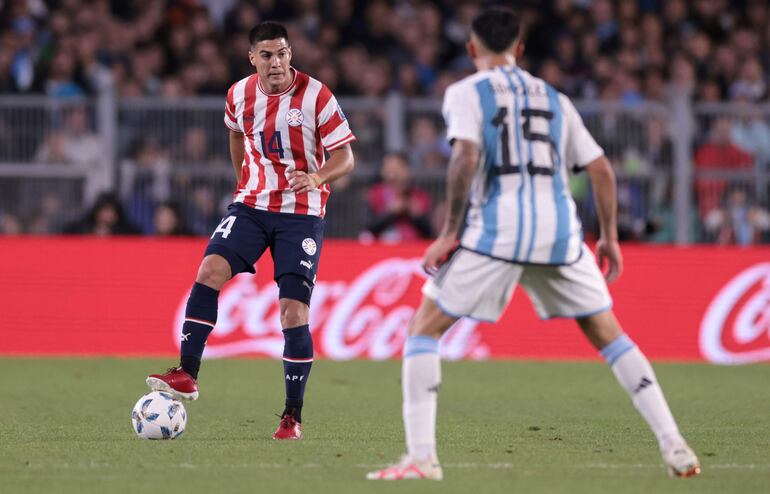 Ivan Ramirez en el partido contra Argentina. Ayer fue convocado en lugar del suspendido Robert Rojas.