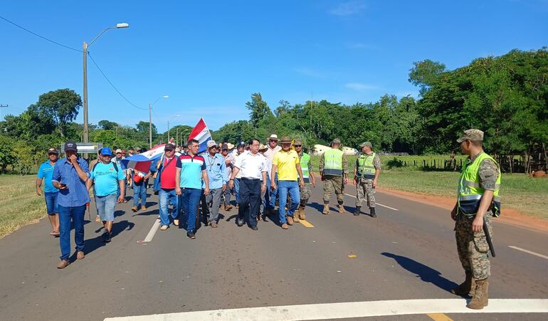 Sampedranos inician movilización para exigir pavimento de caminos rurales