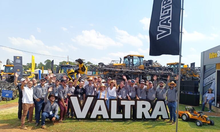 El gran equipo profesional de Valtra que acompaña a los clientes.