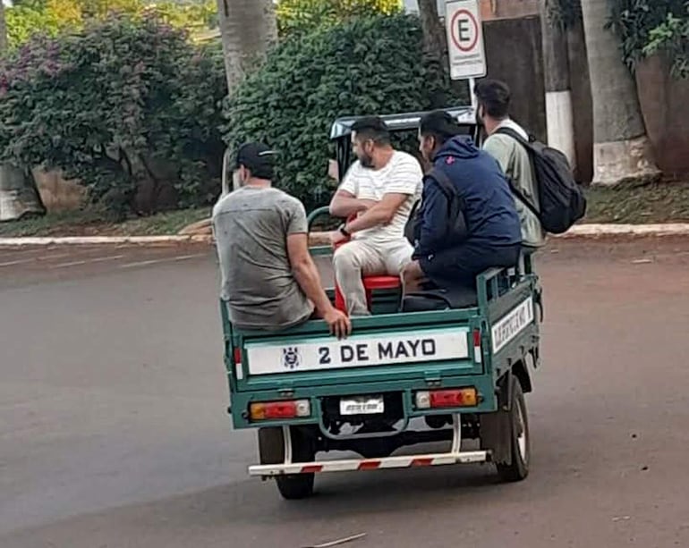 “Felipep” Giménez y sus compañeros  parecen estar muy atentos a algún desbalance del transporte en los giros.