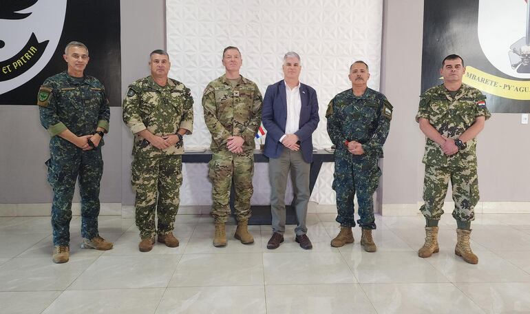 Embajador Marc Ostfield se reunió con miembros del CODI.