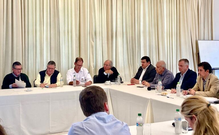 Fotografía de la reunión del Consejo Asesor Agrario en el local de Capeco, el lúnes último.