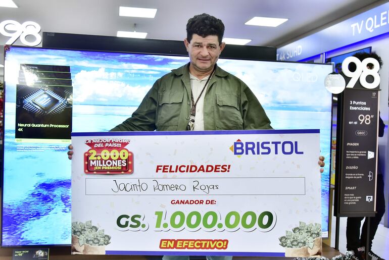 Jacinto Romero Rojas es uno de los felices ganadores de Bristol.