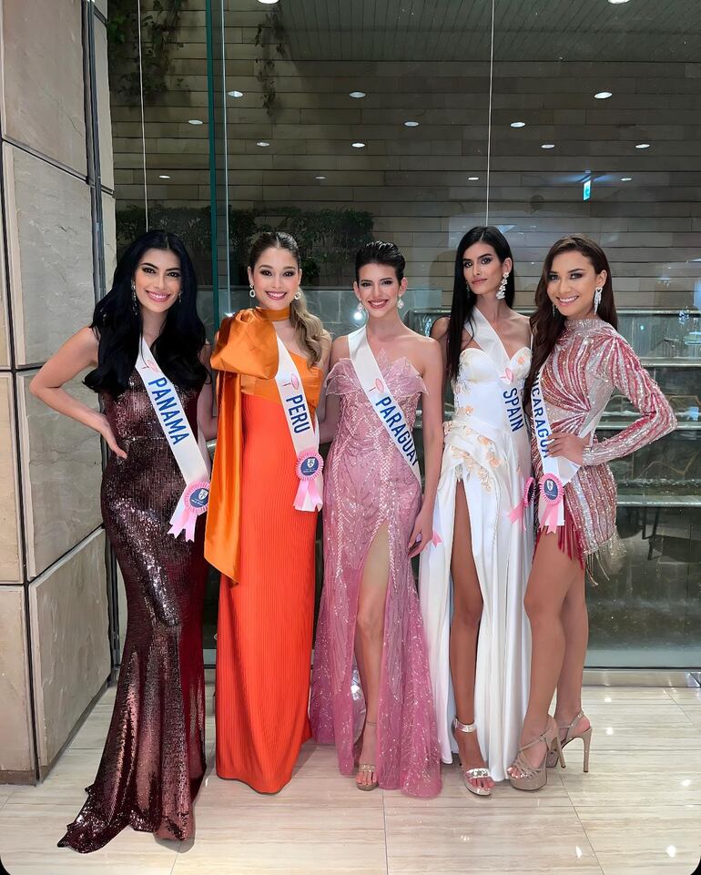 Jazmín de la Sierra junto a las misses de Panamá, Perú, España y Nicaragua.  (Instagram/Jazmín de la Sierra)