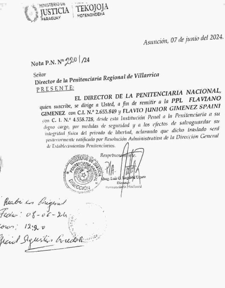 La nota que habría sido redactada por el procesado Julio César Duarte Servián, y también firmada por este "por ausencia" (P/A), para después estampar el sello del director del penal de Tacumbú.