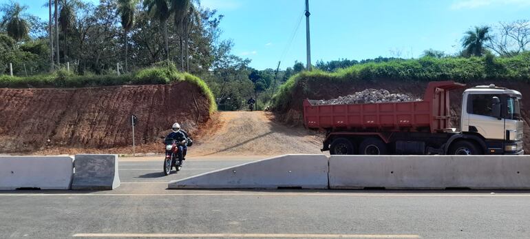 Caacupé: ingeniero de obras asegura que es imposible construir una paso peatonal antes de inaugurar la calle del km 50 de la ruta PY02