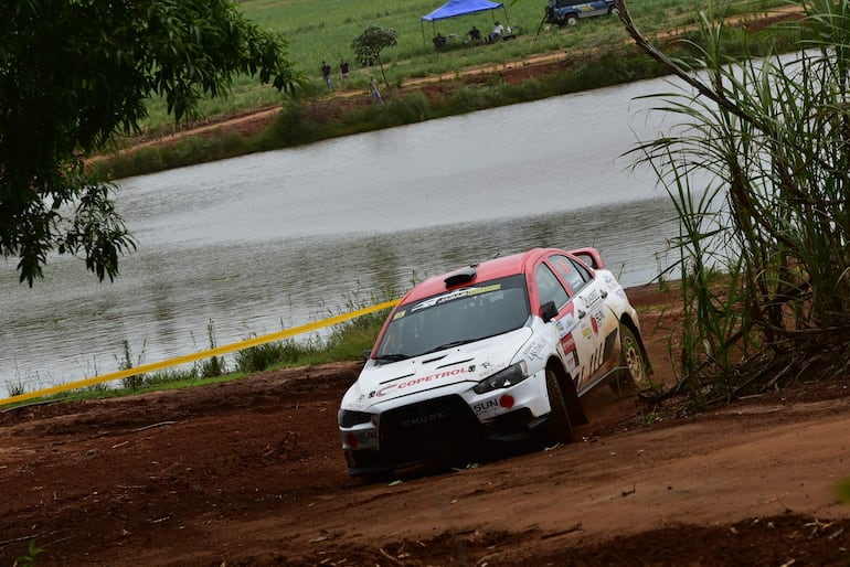 Fernando Servín y Germán Maune ganadores de la Clase RC2N con Mitsubishi Lancer EVO X.