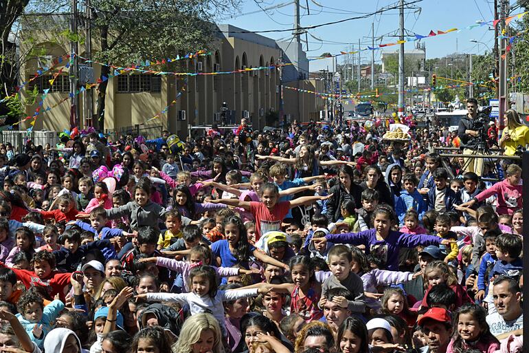 El Festival Nacional Día del Niño es organizado hace 33 años y cuenta con una masiva concurrencia.