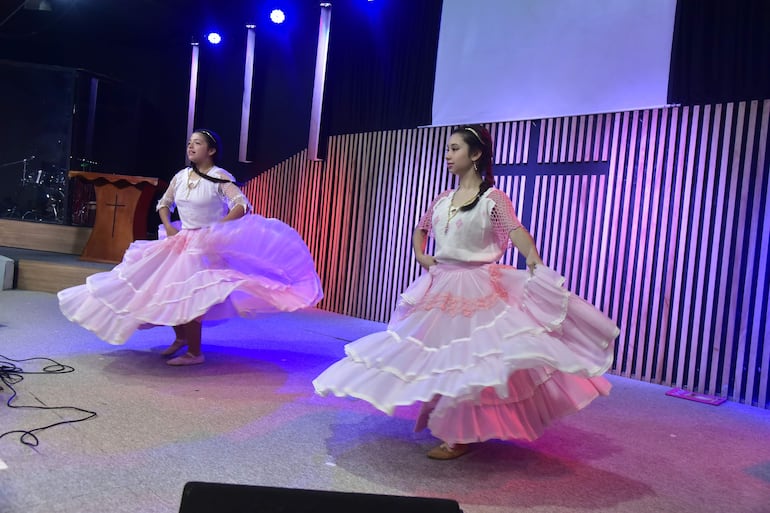 La expo también contó con un espacio dedicado a la danza paraguaya.