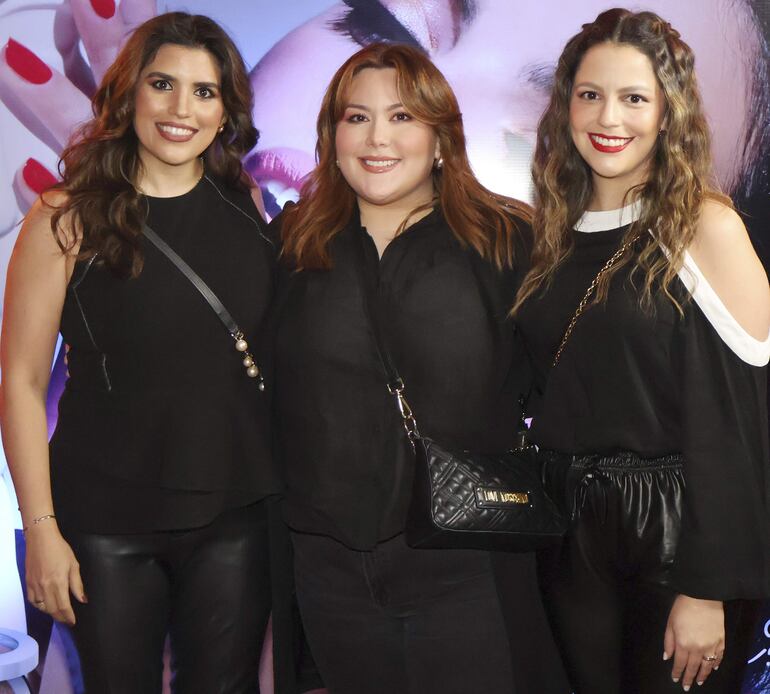 Cecilia Pompa, Ambar Mascareño y Caro Álvarez.