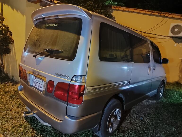 Esta camioneta que fue hurtada en zona del Hospital de Clínicas fue recuperada por la Policía en la ciudad de Mariano Roque Alonso.