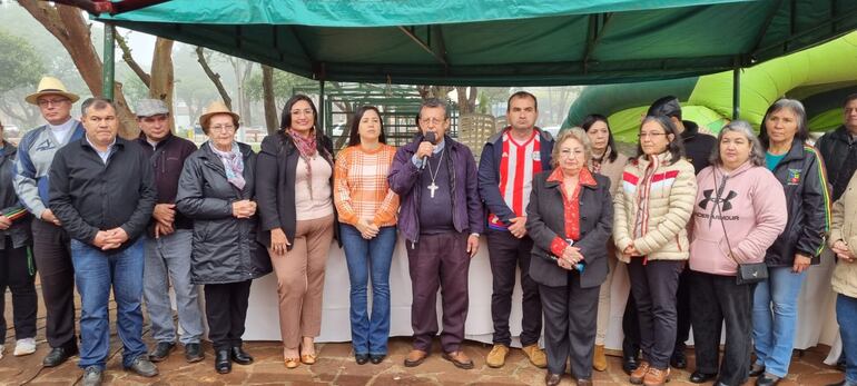 Con la bendición del Monseñor Pedro Collar, inicio la maratón de la diócesis de Misiones y Ñeembucú.