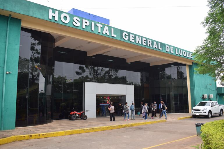 Hospital de Luque, donde el guardia se encuentra internado.