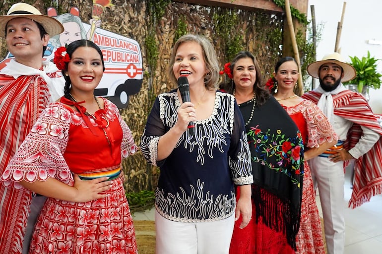 La senadora Lilian Samaniego (ANR, independiente) en el acto, el sábado en conmemoración por el Día de la Mujer Paraguaya.