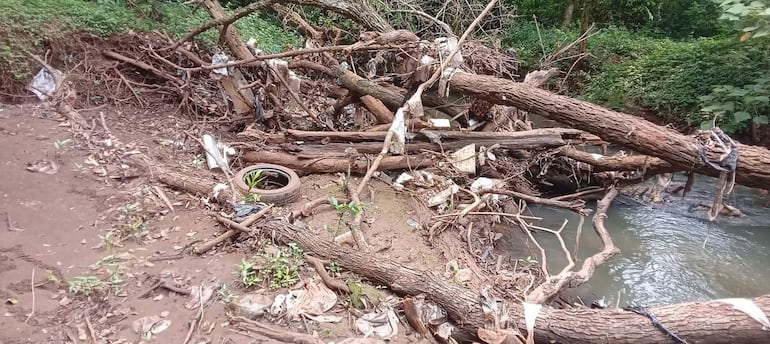 Contaminación del Arroyo Poti'y de Encarnación.