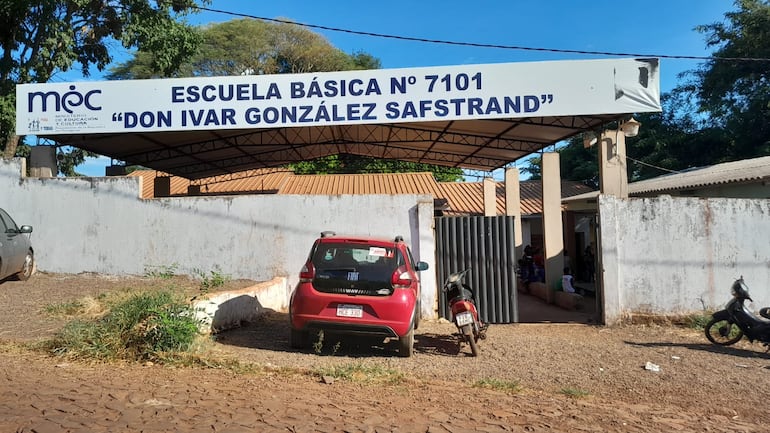 Escuela Don Ivar González Safstrand, ubicada en el asentamiento Romero Kue de Pedro Juan Caballero.