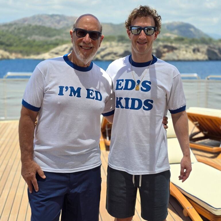 Mark Zuckerberg con su padre cumpleañero.