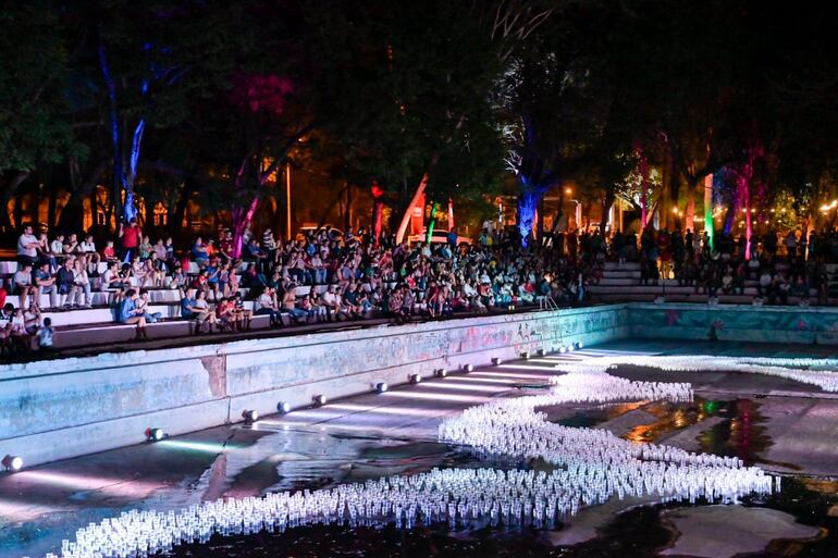 El Museo Vivo en el Parque Bernardino Caballero, que se desarrolló ayer entre la tarde y la noche.