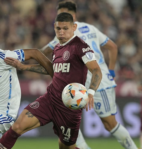 Juan José Cáceres, lateral derecho de Lanús y de la selección paraguaya.