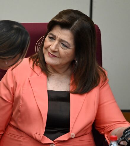 La senadora Blanca Ovelar (ANR).