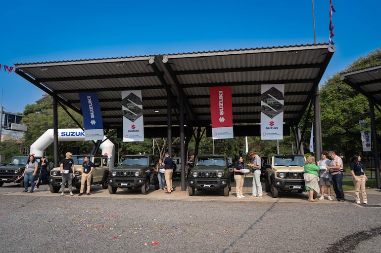 Los nuevos modelos de la marca Suzuki están en exhibición en los locales de Chacomer Automotores.