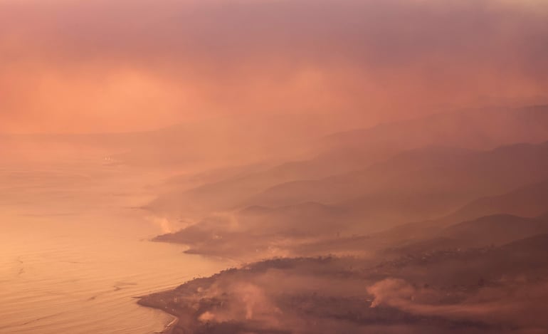 Vista aérea del incendio en la zona de Pacific Palisades, ayer jueves.