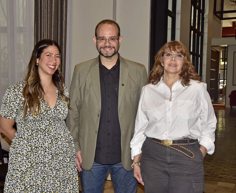 Laura Mesa, Roger Sordé Masip y Adriana Caballero. 