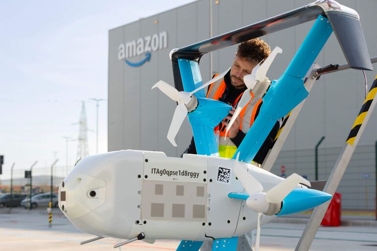 Amazon y su entrega de paquetes con drones 