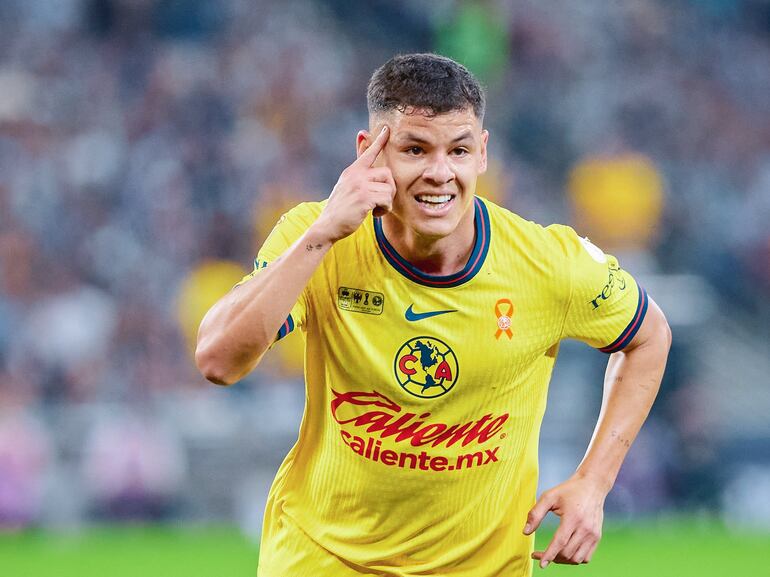 El paraguayo Richard Sánchez, futbolista del América, celebra un gol en el partido frente a Monterrey por la revancha de la final del torneo Apertura 2024 de la Liga MX en el estadio BBVA, en Guadalupe, Nuevo León.