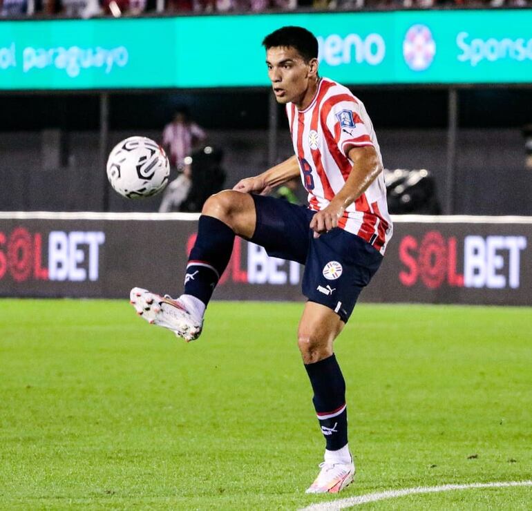 Diego Gómez, jugador de Paraguay, durante el partido ante Perú.