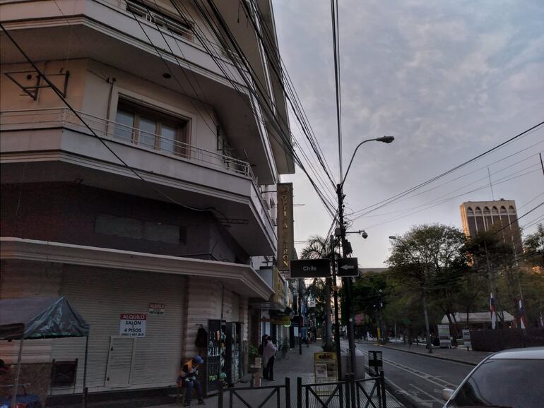 Cableados en la calle Palma, arranca proyecto para volverlos subterráneos.