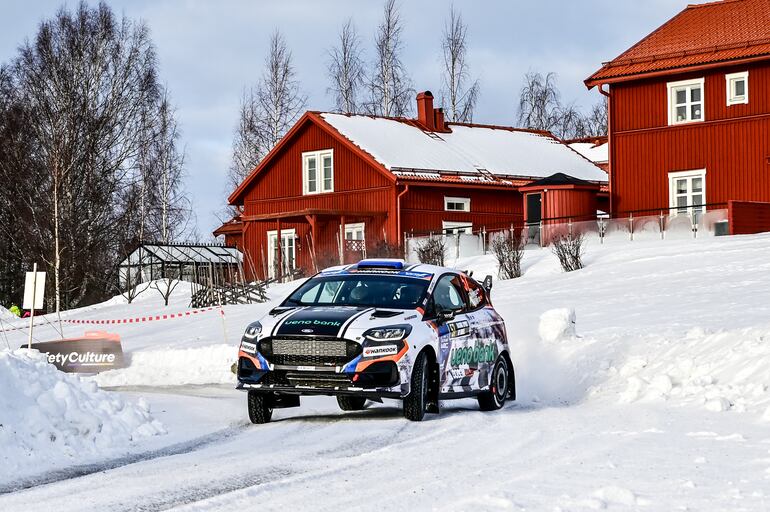 Como ya nos tiene acostumbrados, Diego Domínguez Bejarano realizó solo dos pasadas en el shakedown, buscando dejar en las mejores condiciones al Ford Fiesta Rally3 para el inicio de la competencia.