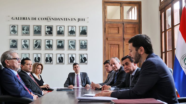 El nuevo Consejo de Administración de Itaipú está integrado por Héctor Richer, Félix Sosa, Lea Giménez, Javier Giménez, Carlos Fernández, Rubén Ramírez y Roberto Moreno, de los cuales tres son ministros, además de la jefa de Gabinete y el asesor jurídico de Presidencia.