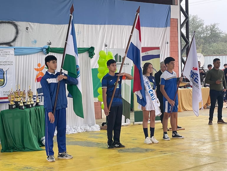 Los alumnos participantes corresponden a cinco instituciones de tpdo el distrito y compiten en las categorías de fútbol y handball.