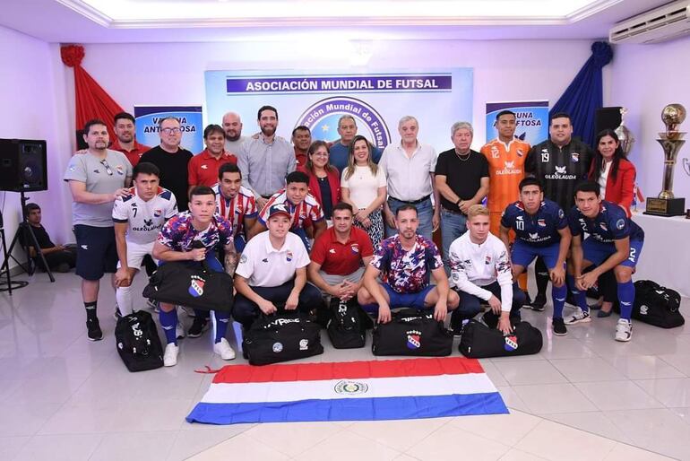 La selección días antes del viaje para el mundial en México.