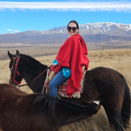 Lali González aprovechó su estadía en Mendoza para cabalgar.