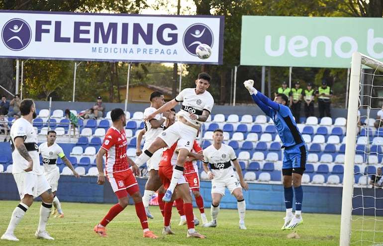 Olimpia y General Caballero JLM empataron sin goles en Itauguá