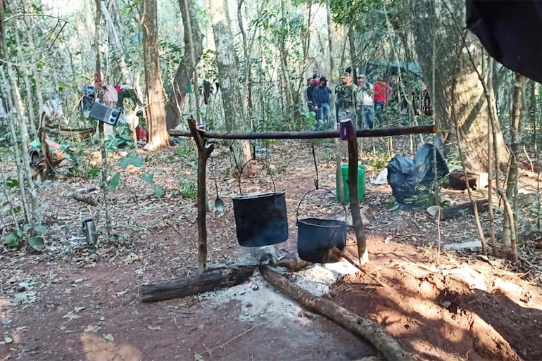 Los criminales del EPP tenían a varios niños en el monte, donde los entrenaban para convertirse en terroristas.