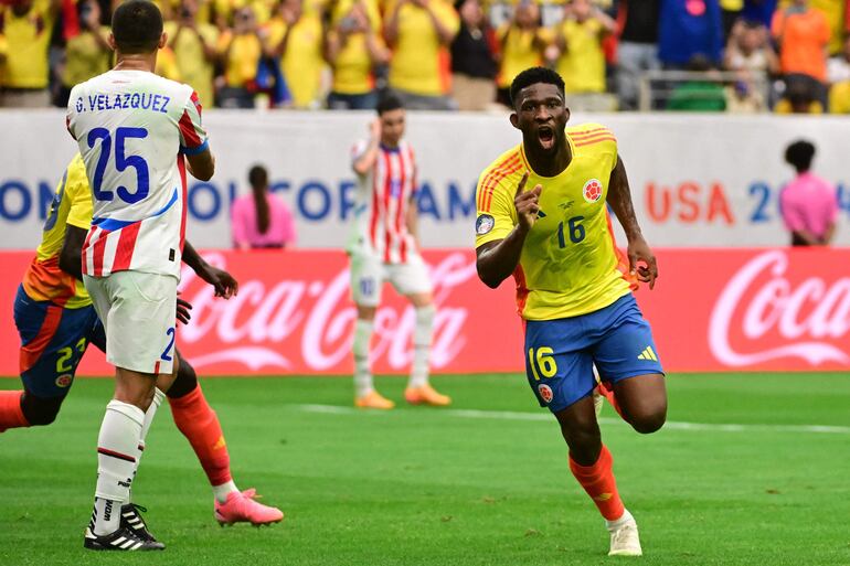 Jefferson Lerma (16), jugador de la selección de Colombia, celebra un gol en el partido frente a Paraguay por la primera fecha del Grupo D de la Copa América 2024 en el NRG Stdium, en Houston, Texas.