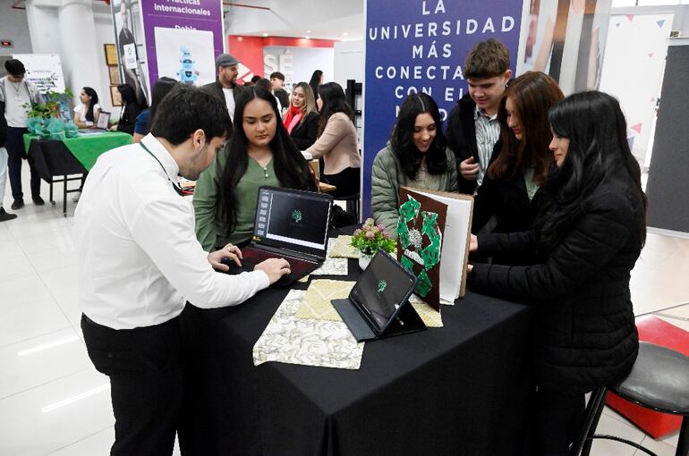 Mucho público asistió ayer a la II Expo Emprendimiento 2024.