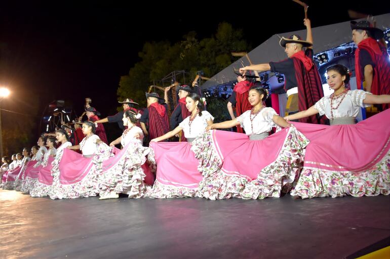 La danza paraguaya estará presente en el Festival Canto a Villa Florida.