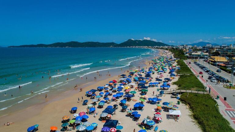 Playa de Mariscal en Santa Catarina, Brasil.