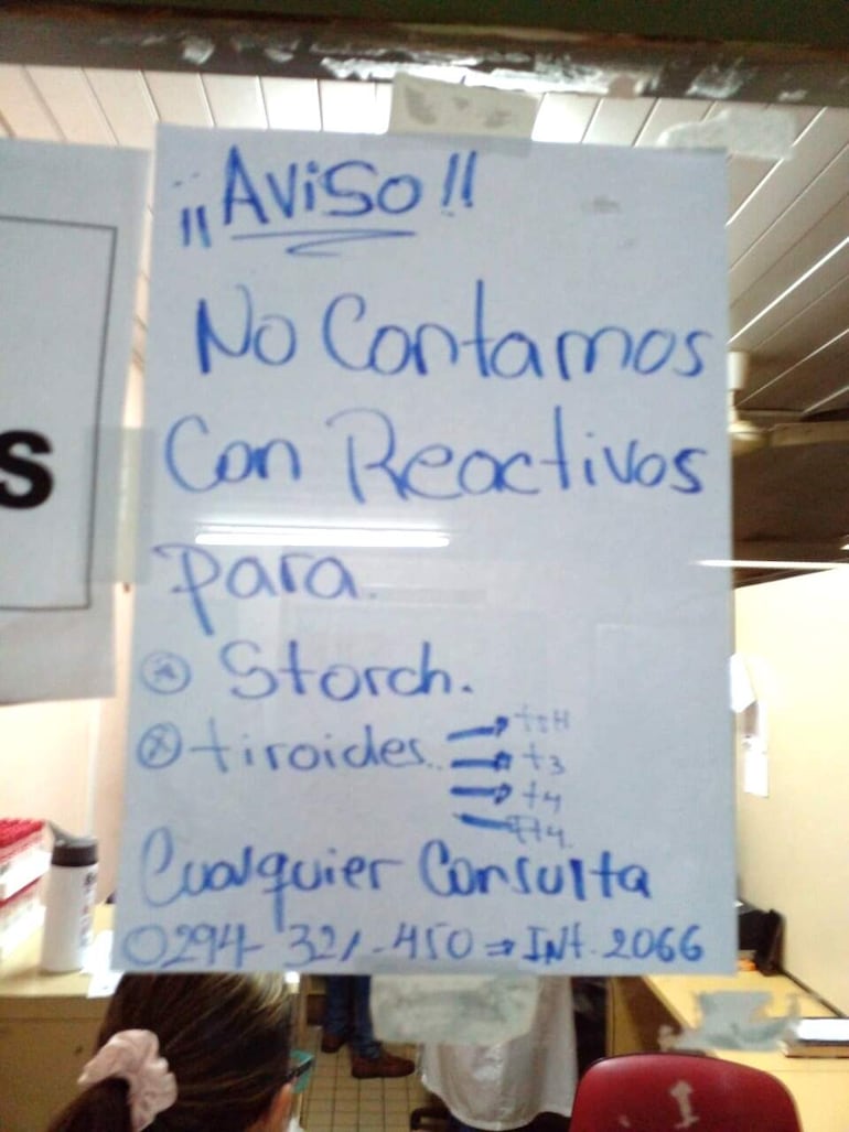 La provisión de reactivos de laboratorio suele ser discontinua, según la denuncia de los pacientes del Hospital Nacional.