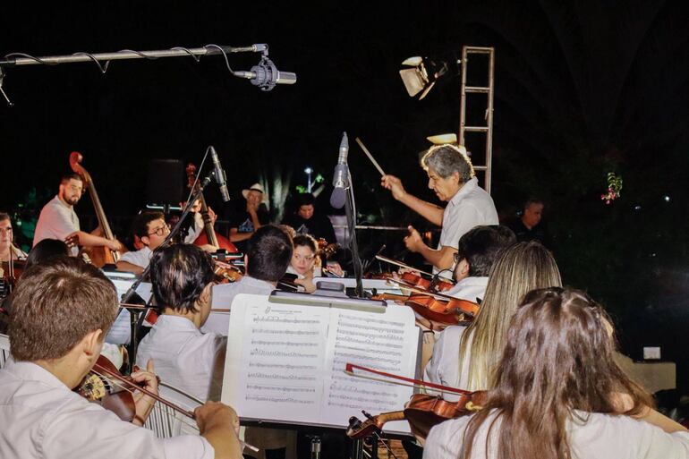 La Orquesta Nacional de Música Popular (Onamp) durante el concierto que ofreció el pasado sábado en Altos.