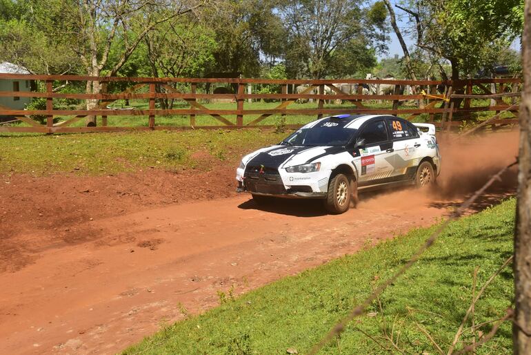 Sensacional remontada de Matías Domínguez y Juan José Bilbao para ser los vencedores dela RC2N, con el Mitsubishi Lancer EVO X.