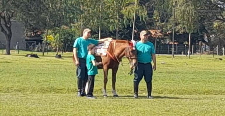 En el Regimiento de Caballería, sede Pilar se practica la equinoterapia.