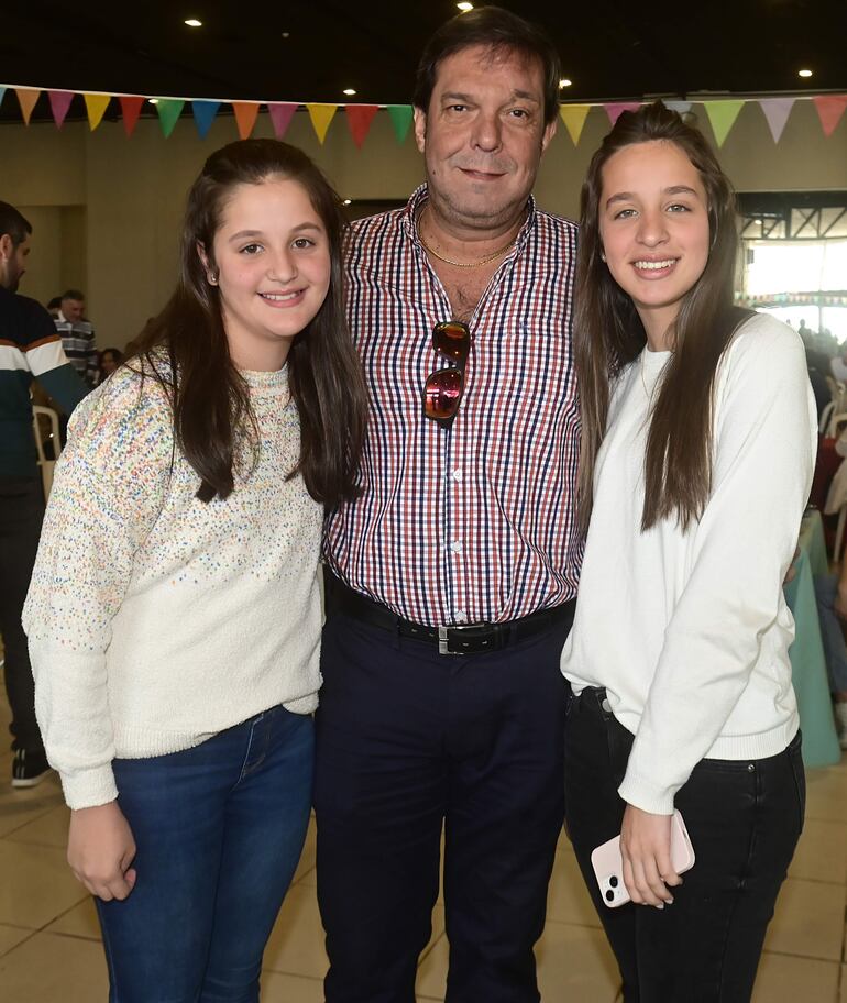 Jimena Balmelli, Luis Brugada y Ana Paula Balmelli.