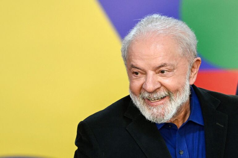 El presidente de Brasil, Lula da Silva, consideró que el foro BRICS es ahora más fuerte incluso que el G7, integrado por las grandes potencias del mundo.  (AFP)