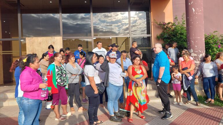 Protesta de vecinos del complejo residencial social San Francisco de Asunción